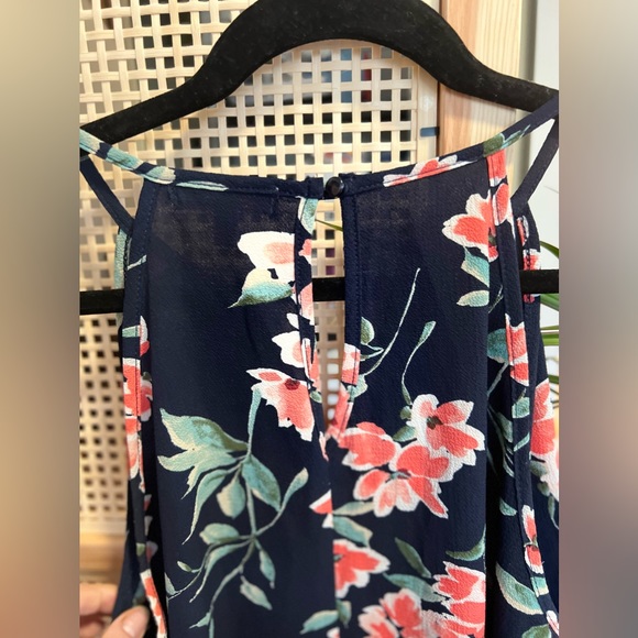 Faith and joy floral blouse - M - Picture 3 of 3